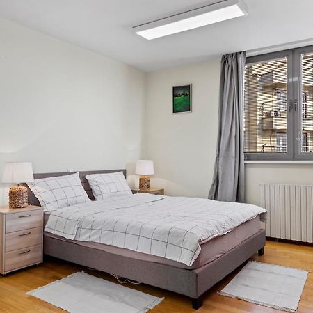 125 Sqm Family Friendly With Kids Room Bukarest Eksteriør billede