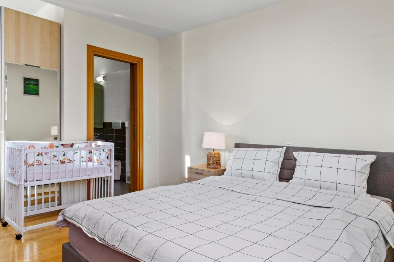 125 Sqm Family Friendly With Kids Room Bukarest Eksteriør billede