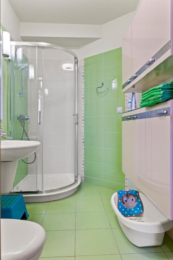 125 Sqm Family Friendly With Kids Room Bukarest Eksteriør billede