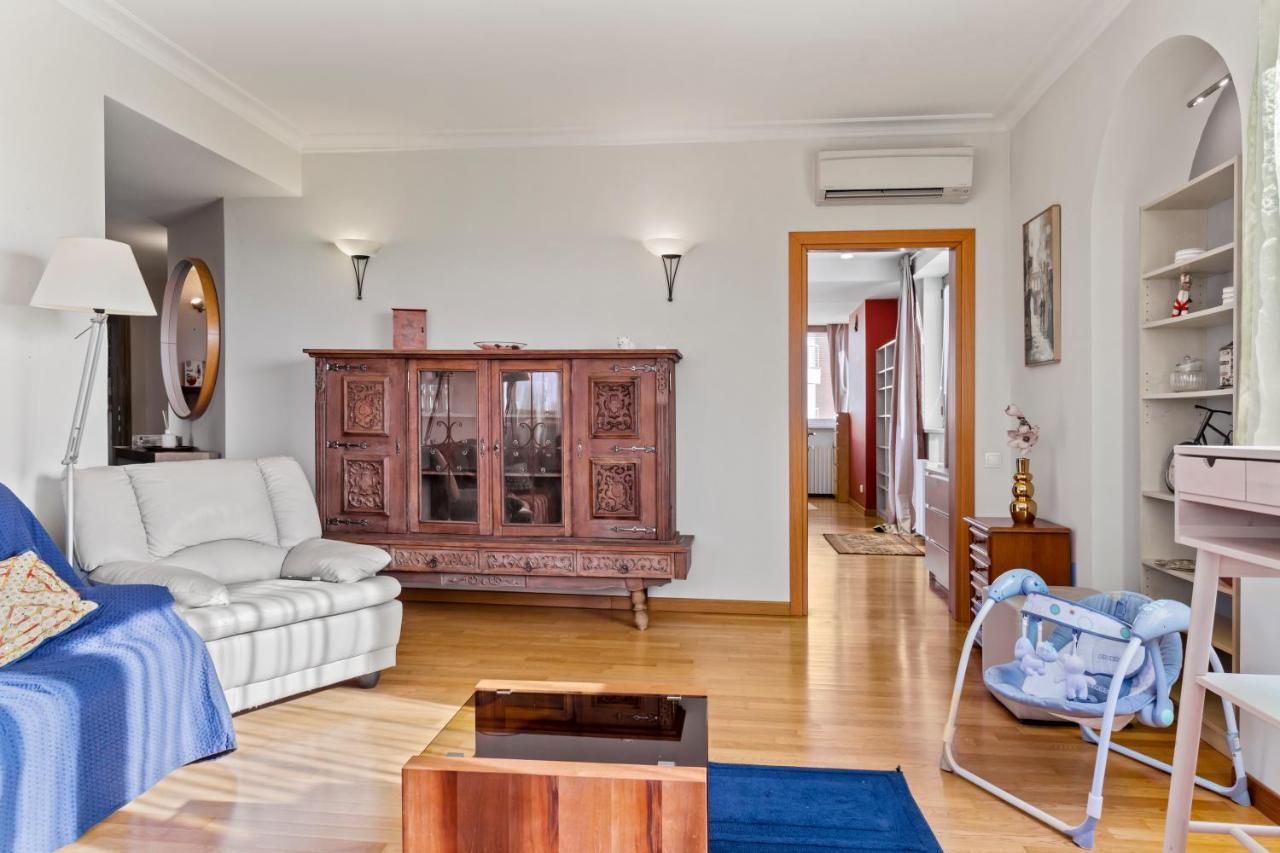 125 Sqm Family Friendly With Kids Room Bukarest Eksteriør billede
