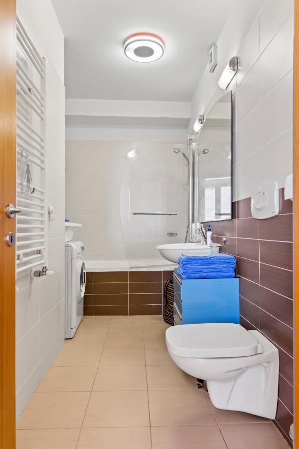 125 Sqm Family Friendly With Kids Room Bukarest Eksteriør billede