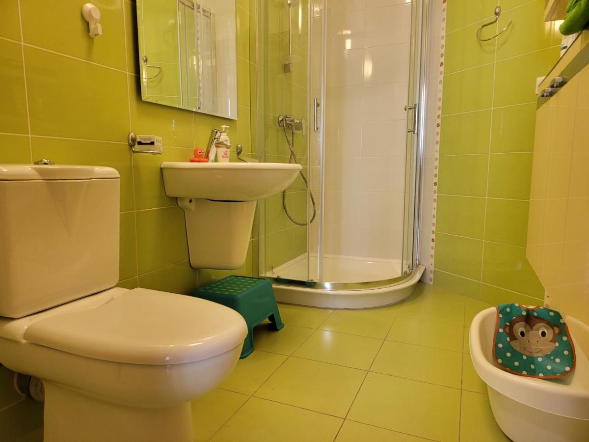 125 Sqm Family Friendly With Kids Room Bukarest Eksteriør billede