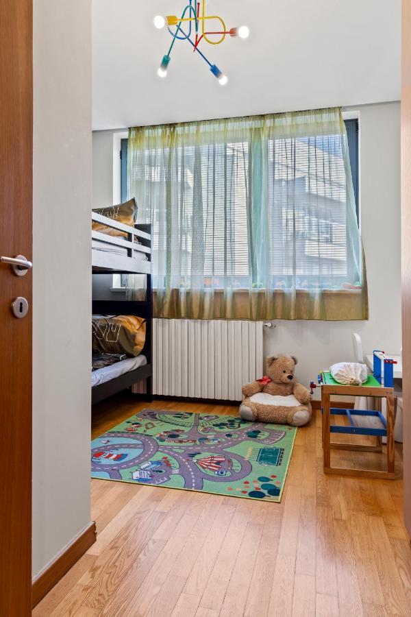 125 Sqm Family Friendly With Kids Room Bukarest Eksteriør billede
