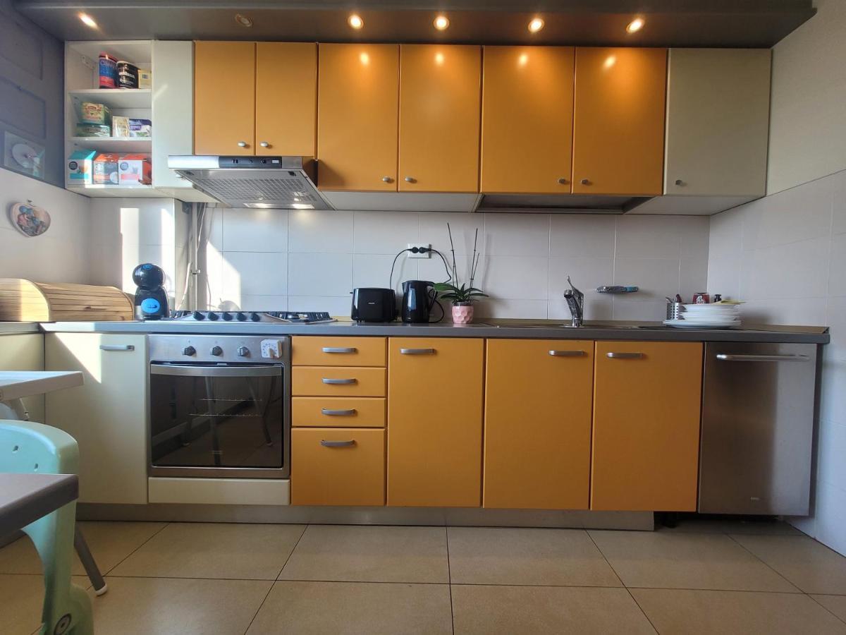 125 Sqm Family Friendly With Kids Room Bukarest Eksteriør billede